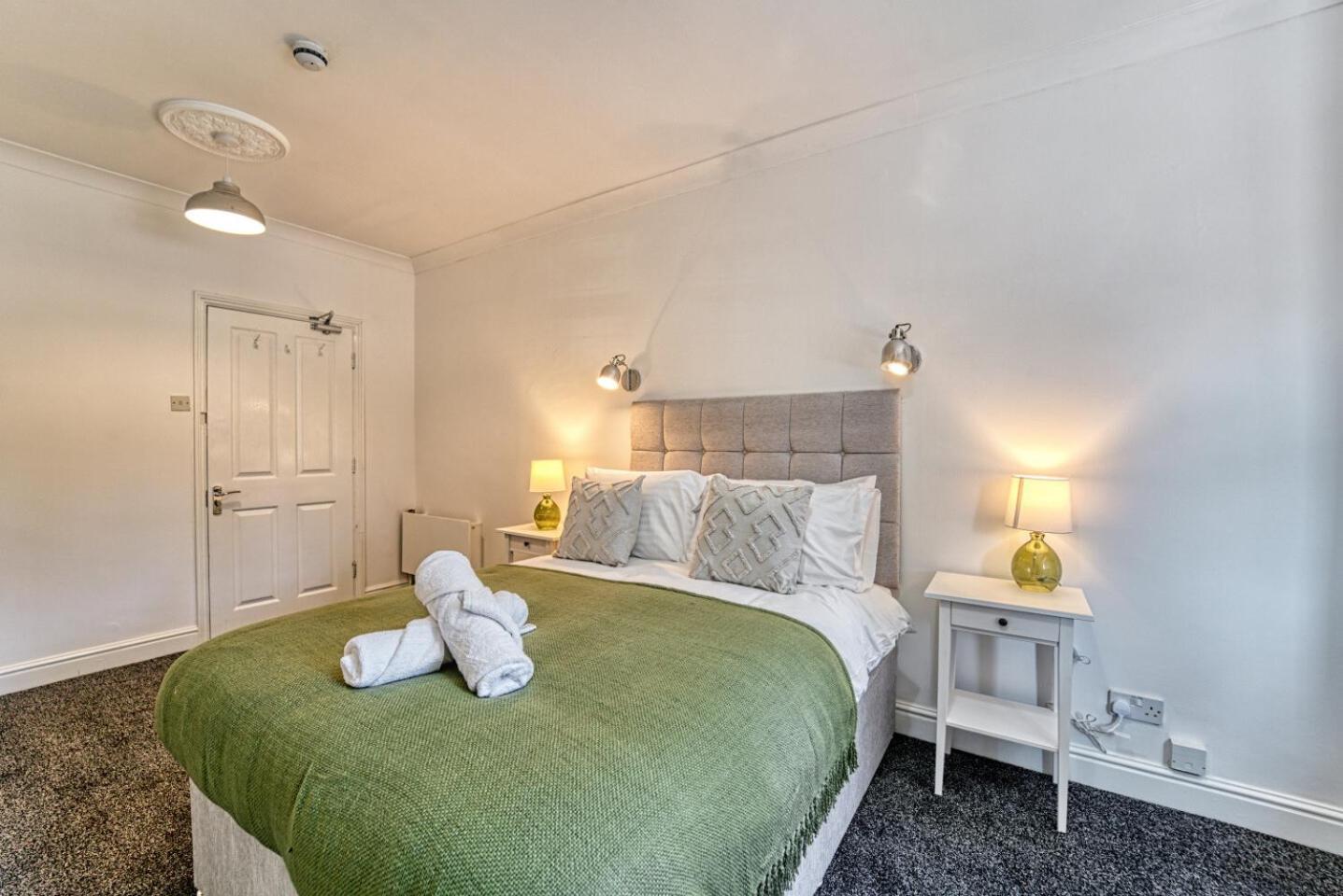 Host & Stay - Chester House Retreat Kidderminster Exteriör bild